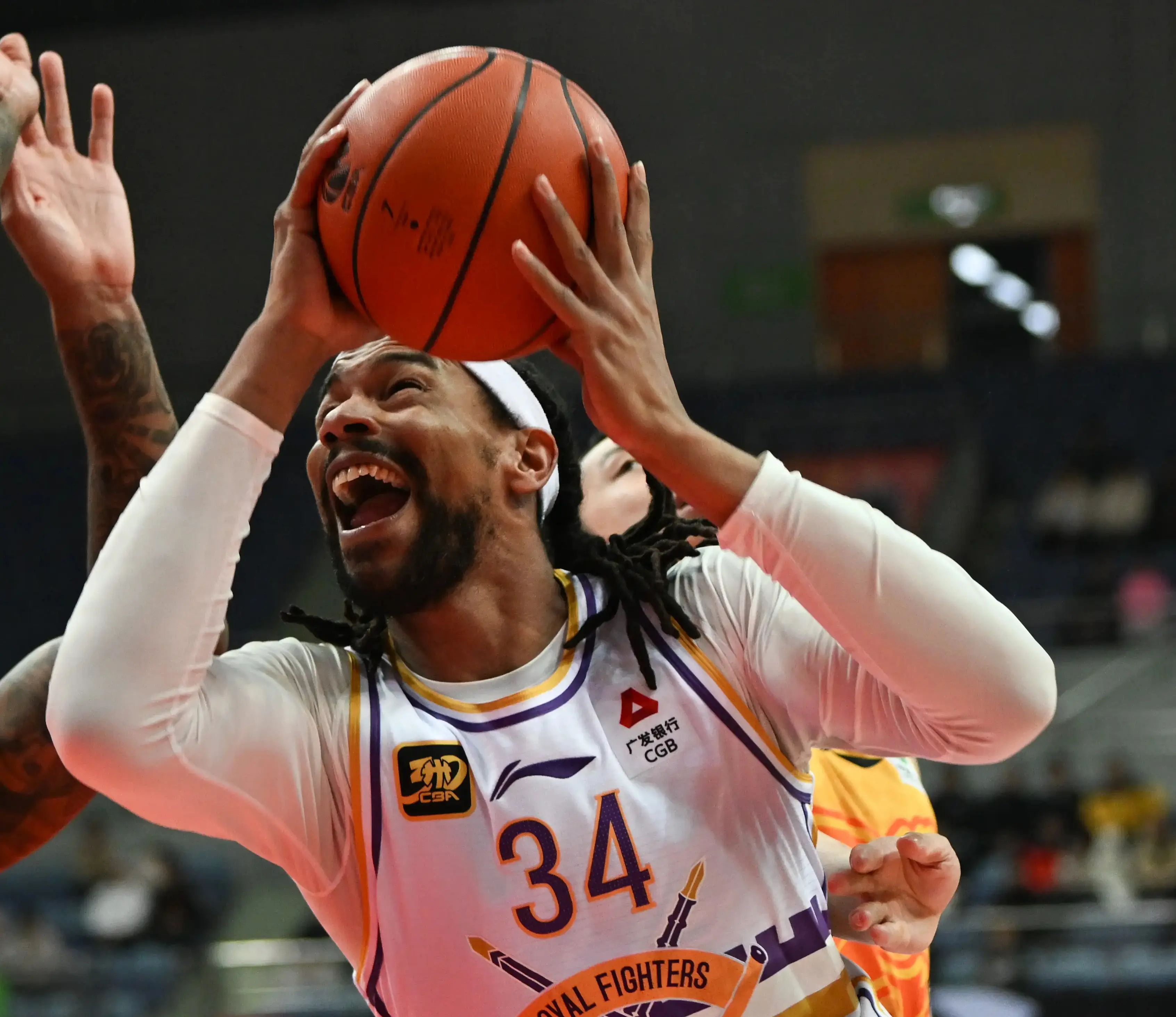 Kaiyun开云APP下载-今夜里昂调整名单以备CBA常规赛，防线松动环节打磨，信心回归，更衣室氛围转暖(里昂换帅了吗最新消息)